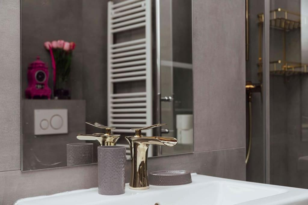 Modern Stylish Comfortable 2 Bedroom Apartment فيينا المظهر الخارجي الصورة