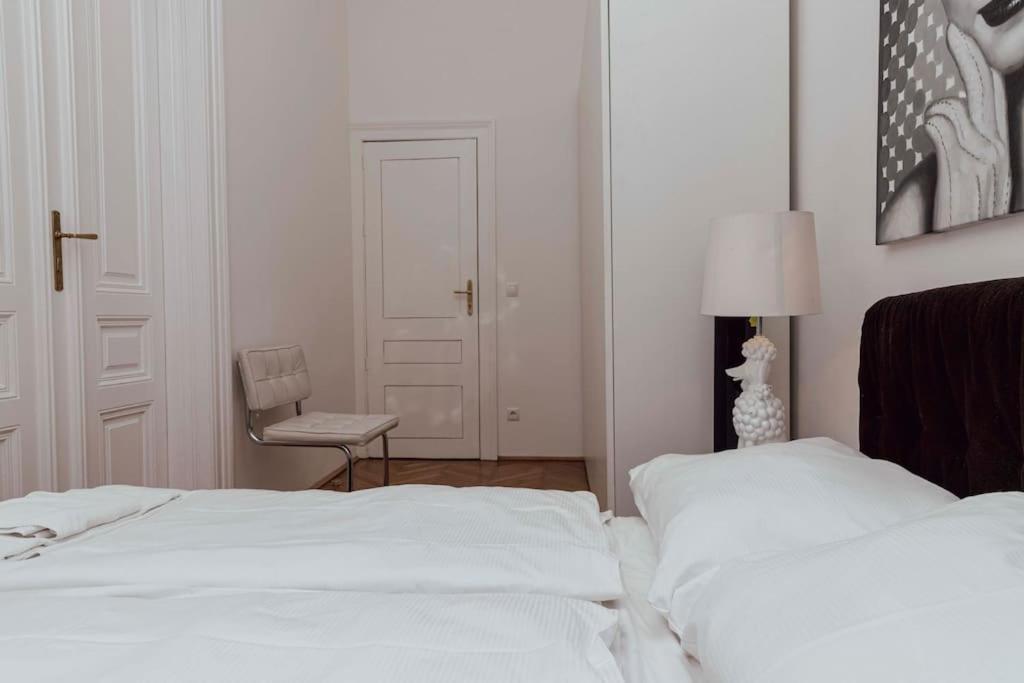 Modern Stylish Comfortable 2 Bedroom Apartment فيينا المظهر الخارجي الصورة