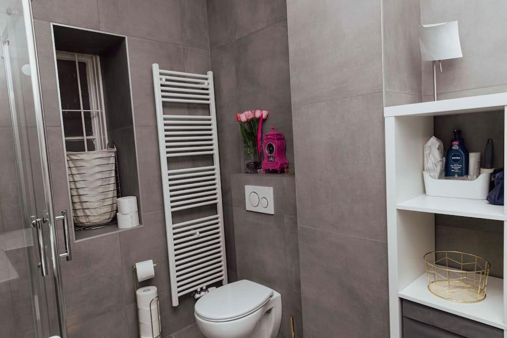 Modern Stylish Comfortable 2 Bedroom Apartment فيينا المظهر الخارجي الصورة